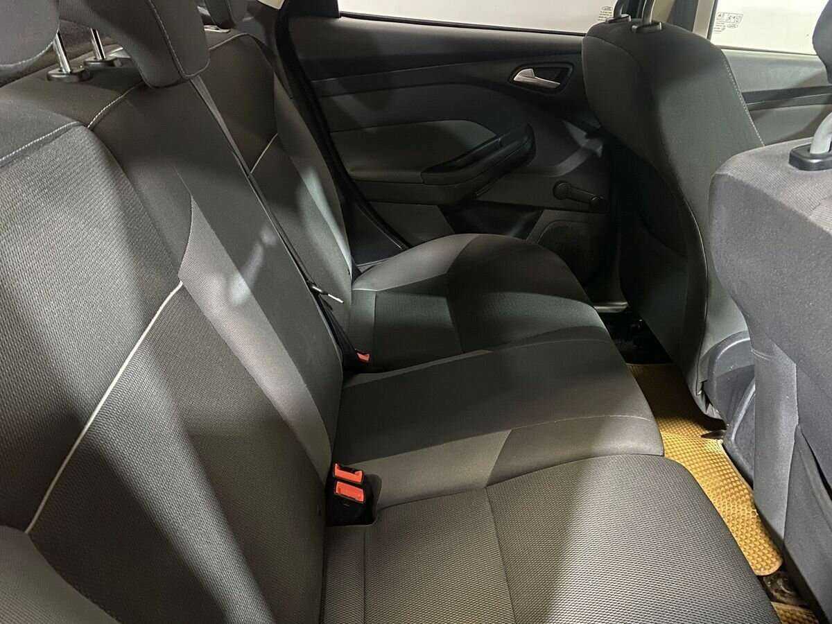 Ford Focus с пробегом — 2011 год. Фото: #10