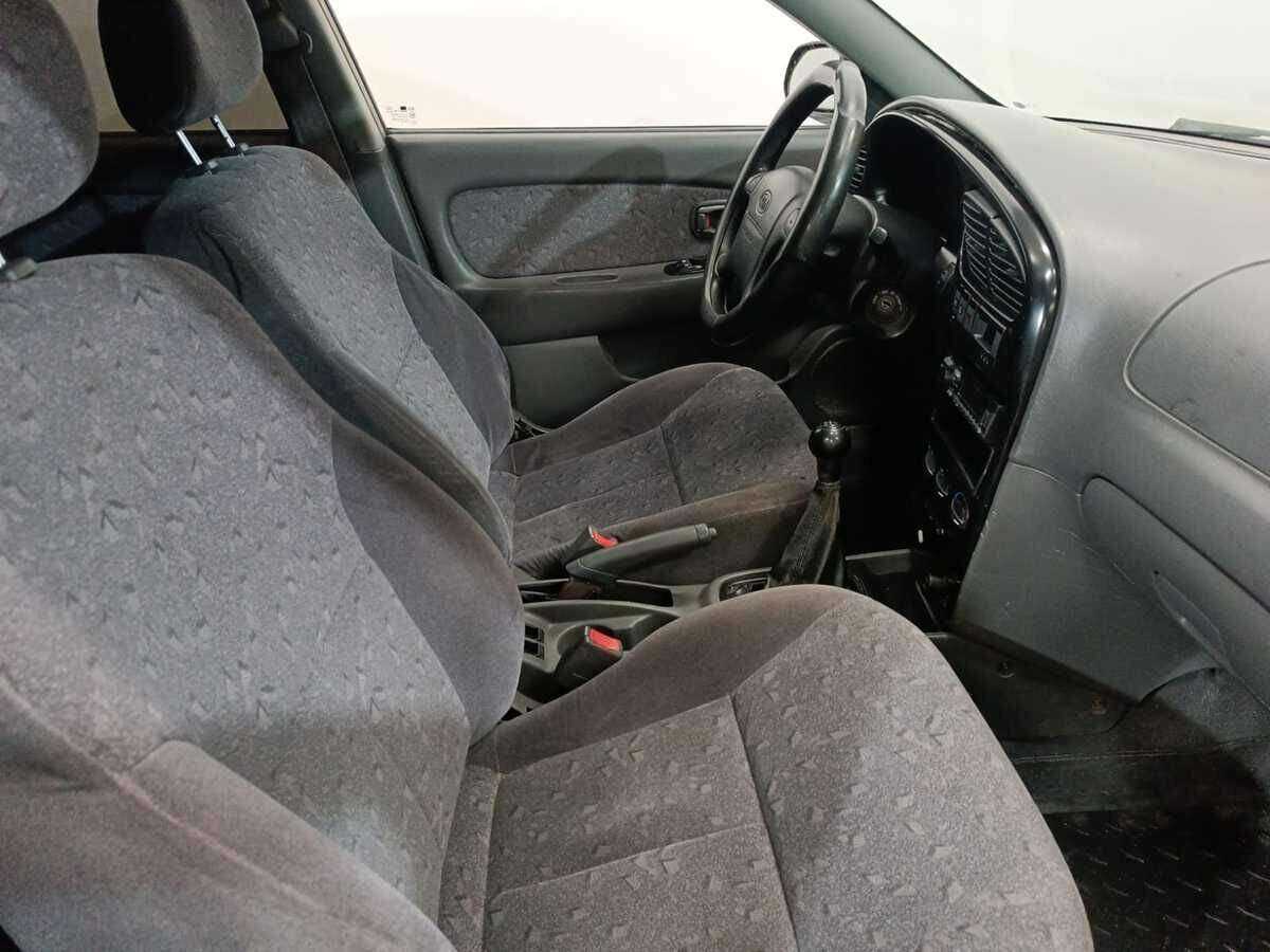 Kia Spectra с пробегом — 2007 год. Фото: #9