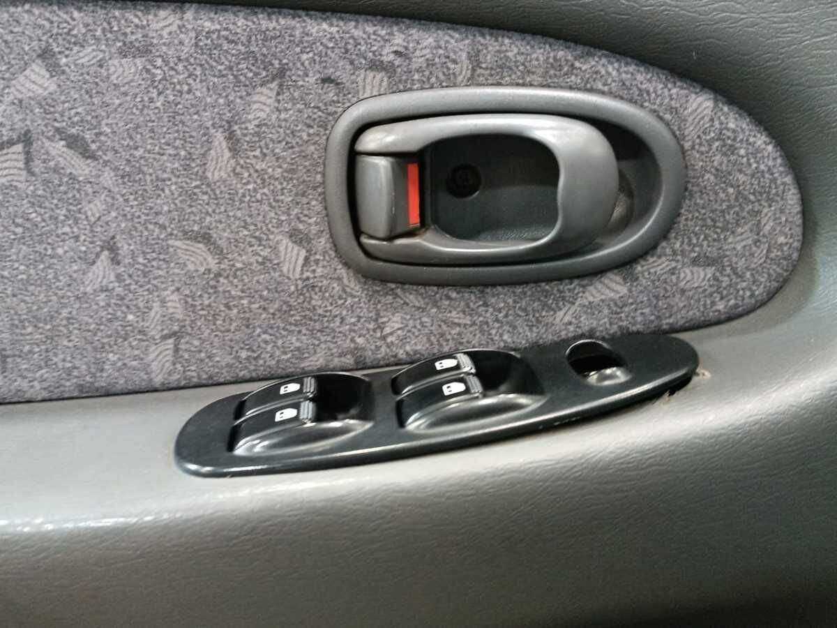 Kia Spectra с пробегом — 2007 год. Фото: #12