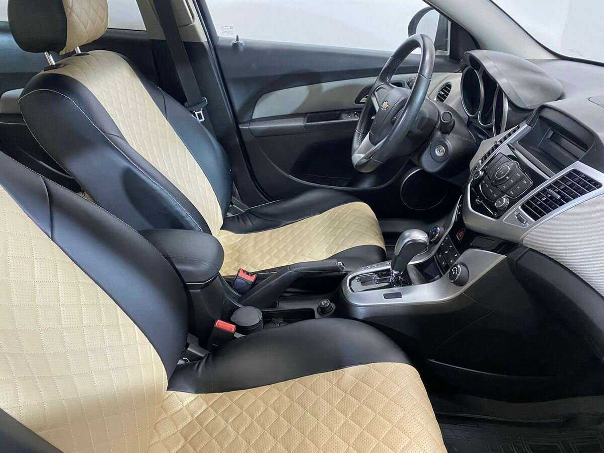 Chevrolet Cruze с пробегом — 2011 год. Фото: #9