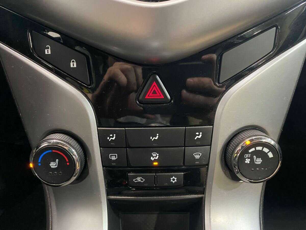 Chevrolet Cruze с пробегом — 2011 год. Фото: #14