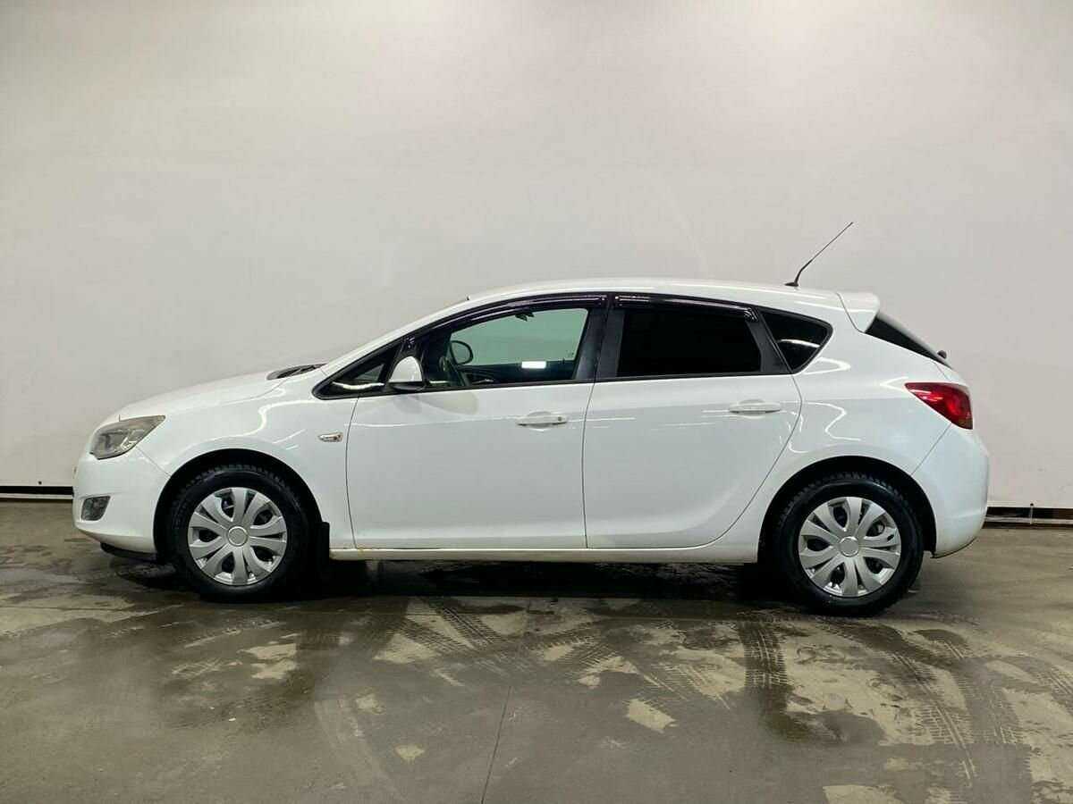 Opel Astra с пробегом — 2010 год. Фото: #7