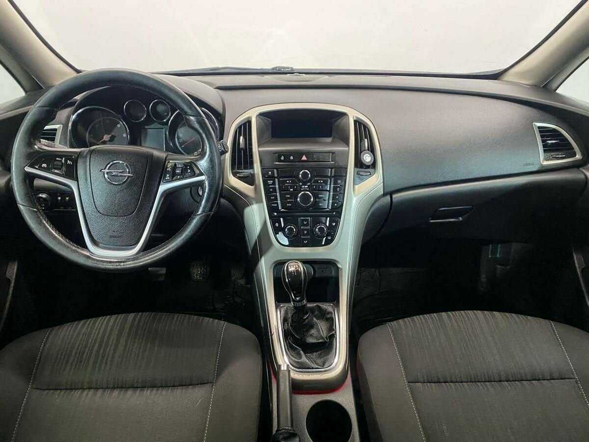 Opel Astra с пробегом — 2010 год. Фото: #8