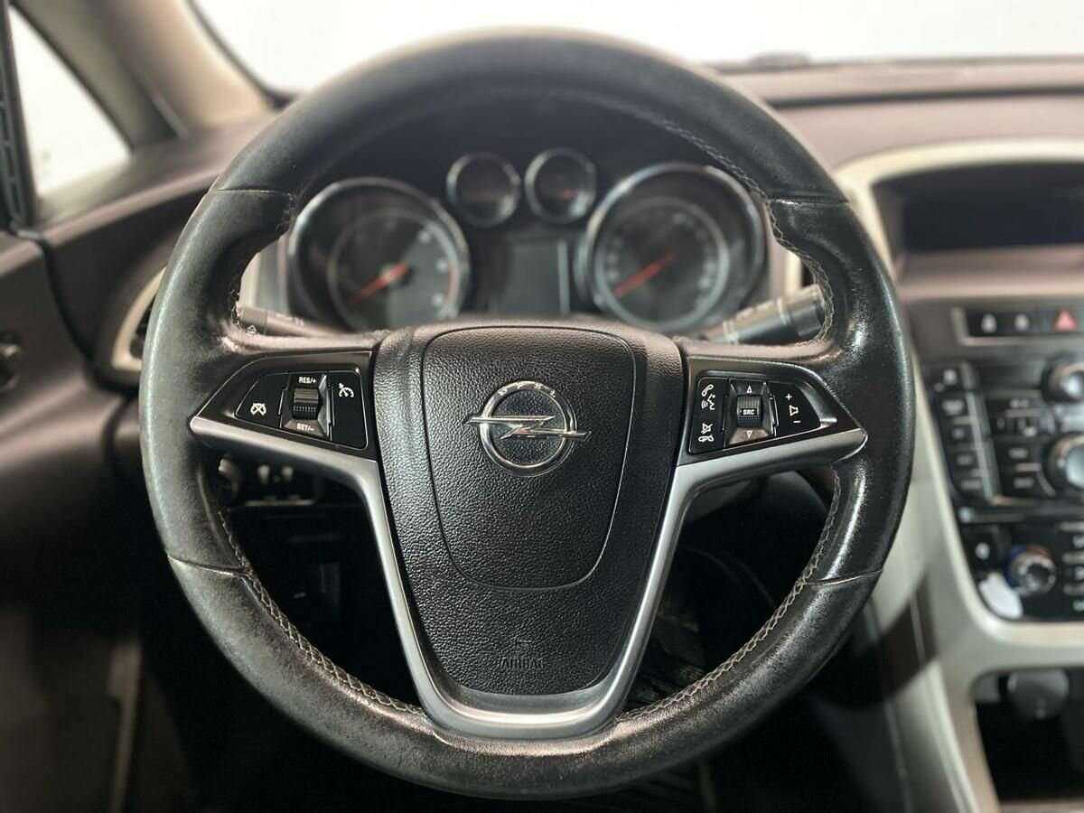 Opel Astra с пробегом — 2010 год. Фото: #11