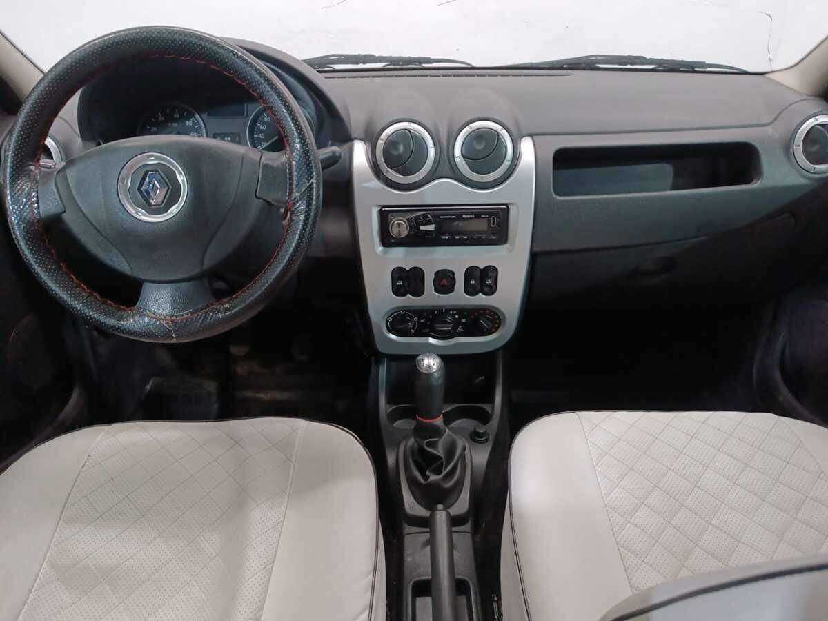 Renault Logan с пробегом — 2012 год. Фото: #8