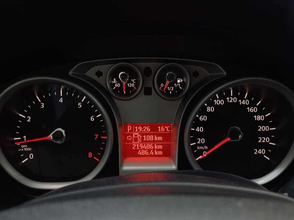 Ford Focus с пробегом — 2011 год. Фото: #11