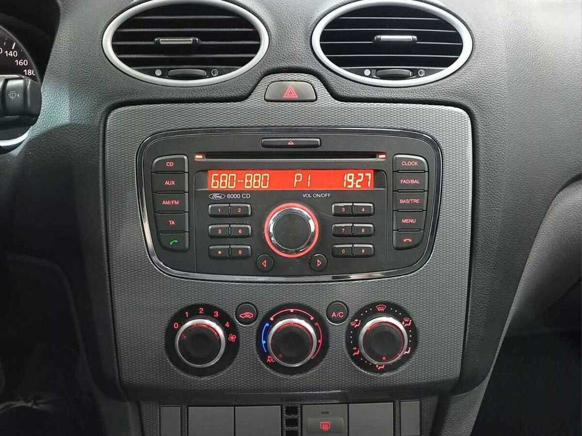 Ford Focus с пробегом — 2011 год. Фото: #12