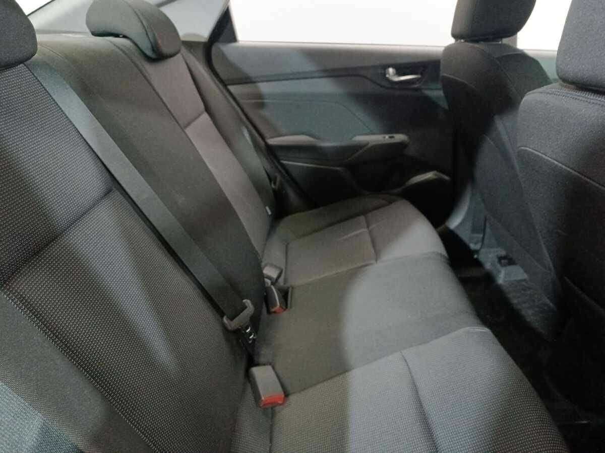 Hyundai Accent с пробегом — 2023 год. Фото: #10