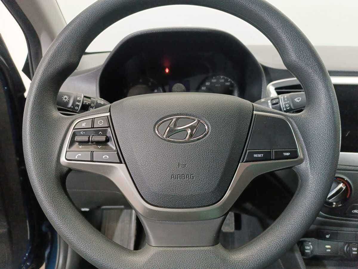 Hyundai Accent с пробегом — 2023 год. Фото: #11