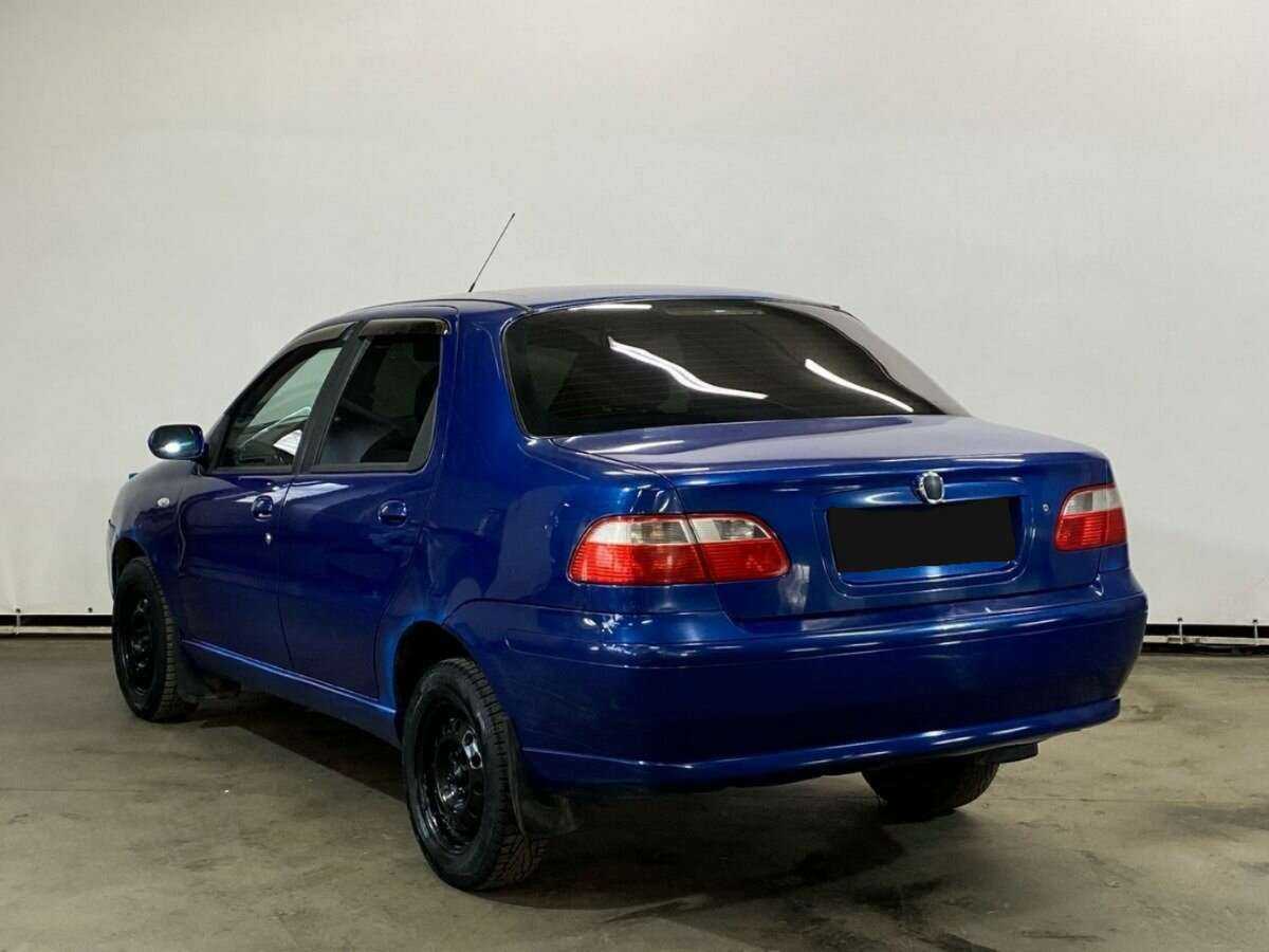 Fiat Albea с пробегом — 2010 год. Фото: #6