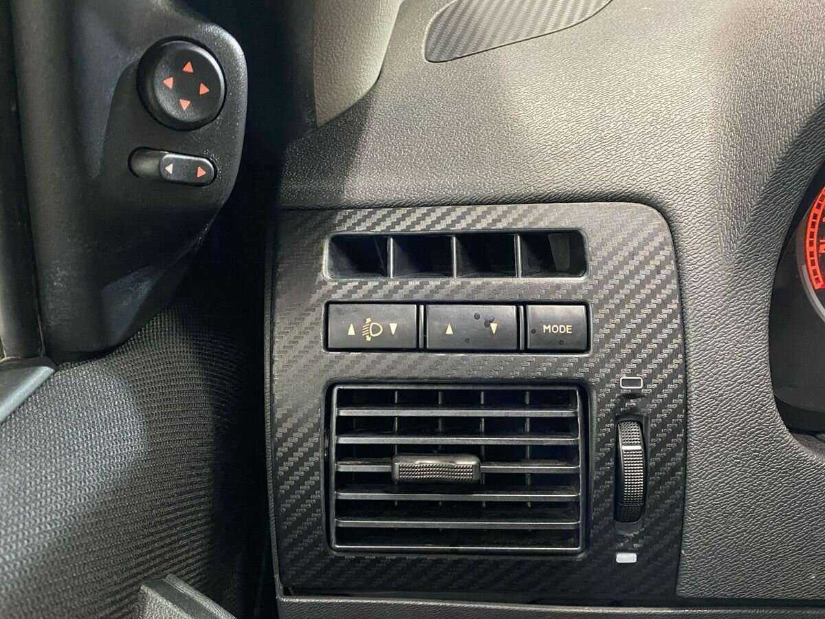 Fiat Albea с пробегом — 2010 год. Фото: #14