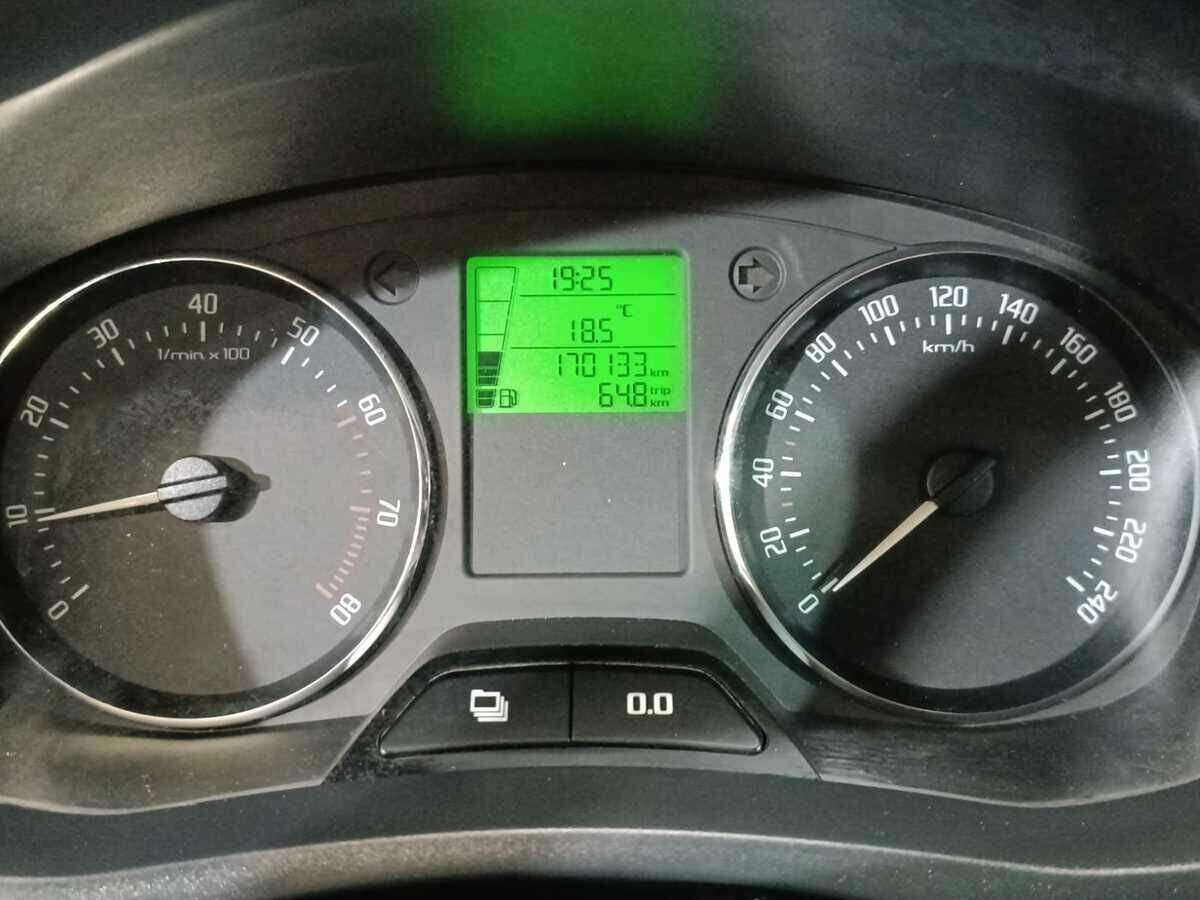 Skoda Fabia с пробегом — 2010 год. Фото: #11