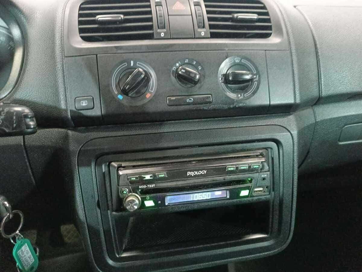 Skoda Fabia с пробегом — 2010 год. Фото: #12