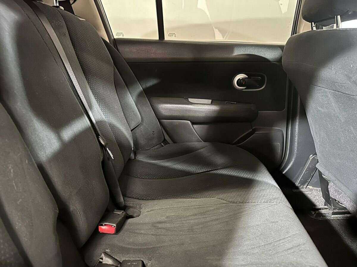 Nissan Tiida с пробегом — 2010 год. Фото: #10