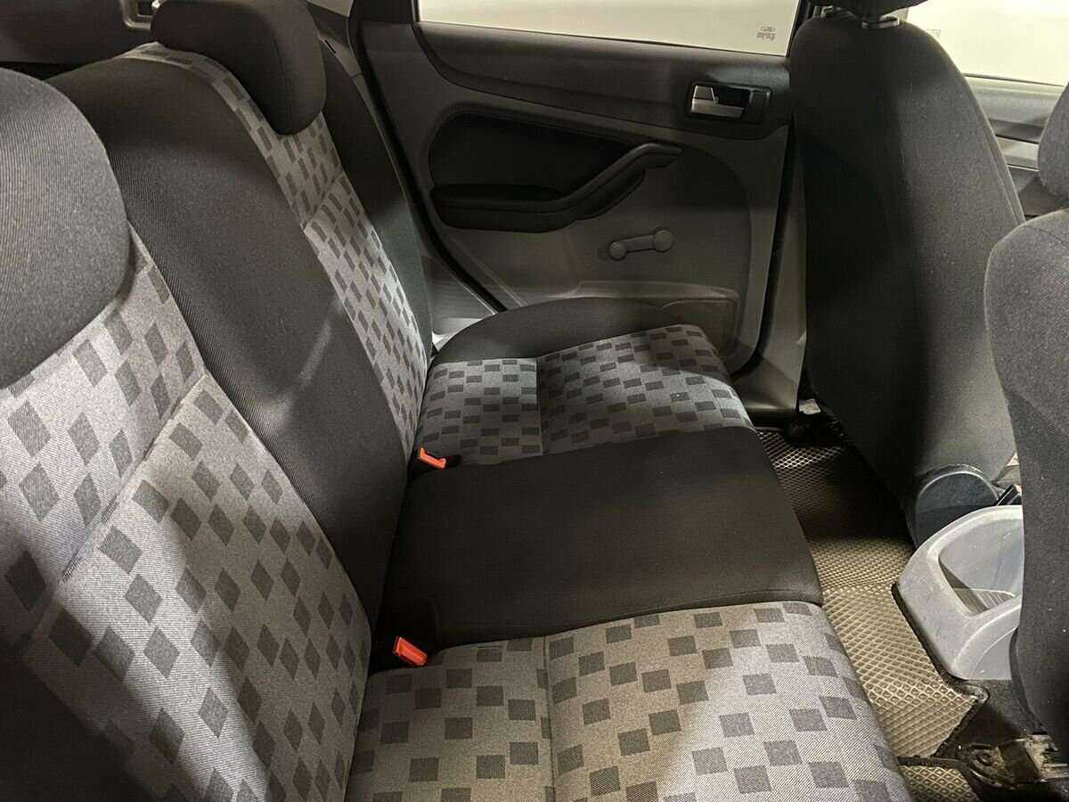 Ford Focus с пробегом — 2008 год. Фото: #10