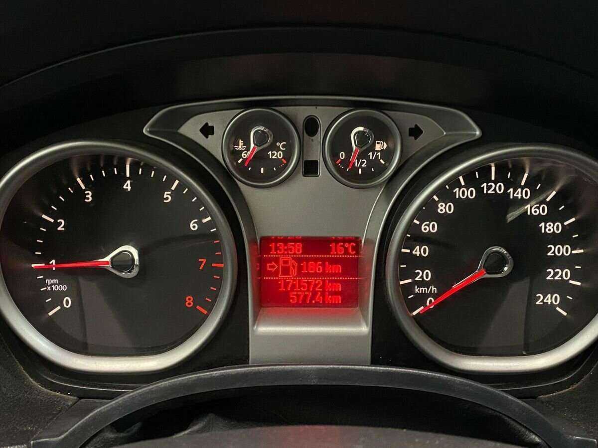 Ford Focus с пробегом — 2008 год. Фото: #11