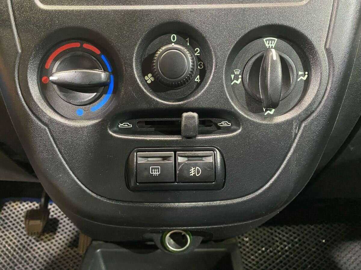 Lada (ВАЗ) Granta с пробегом — 2012 год. Фото: #12