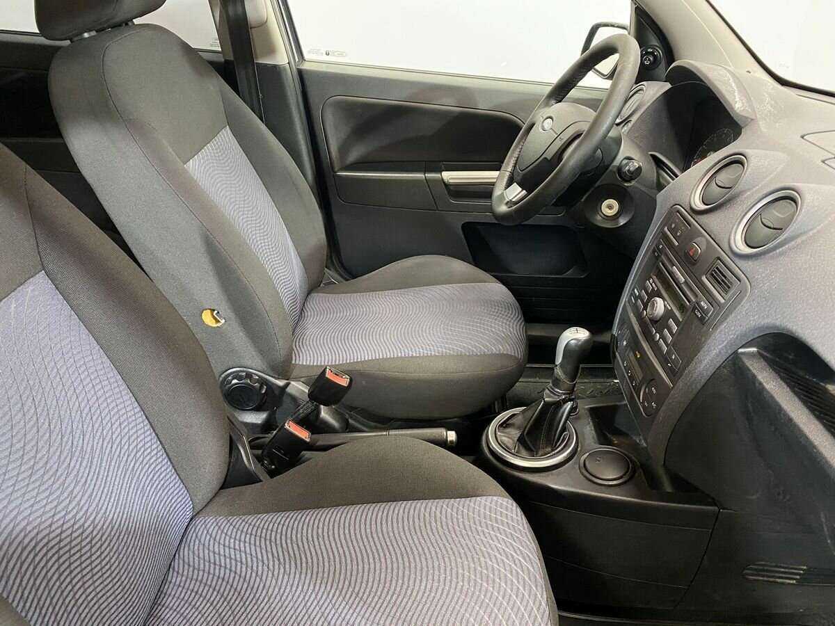 Ford Fusion с пробегом — 2007 год. Фото: #9