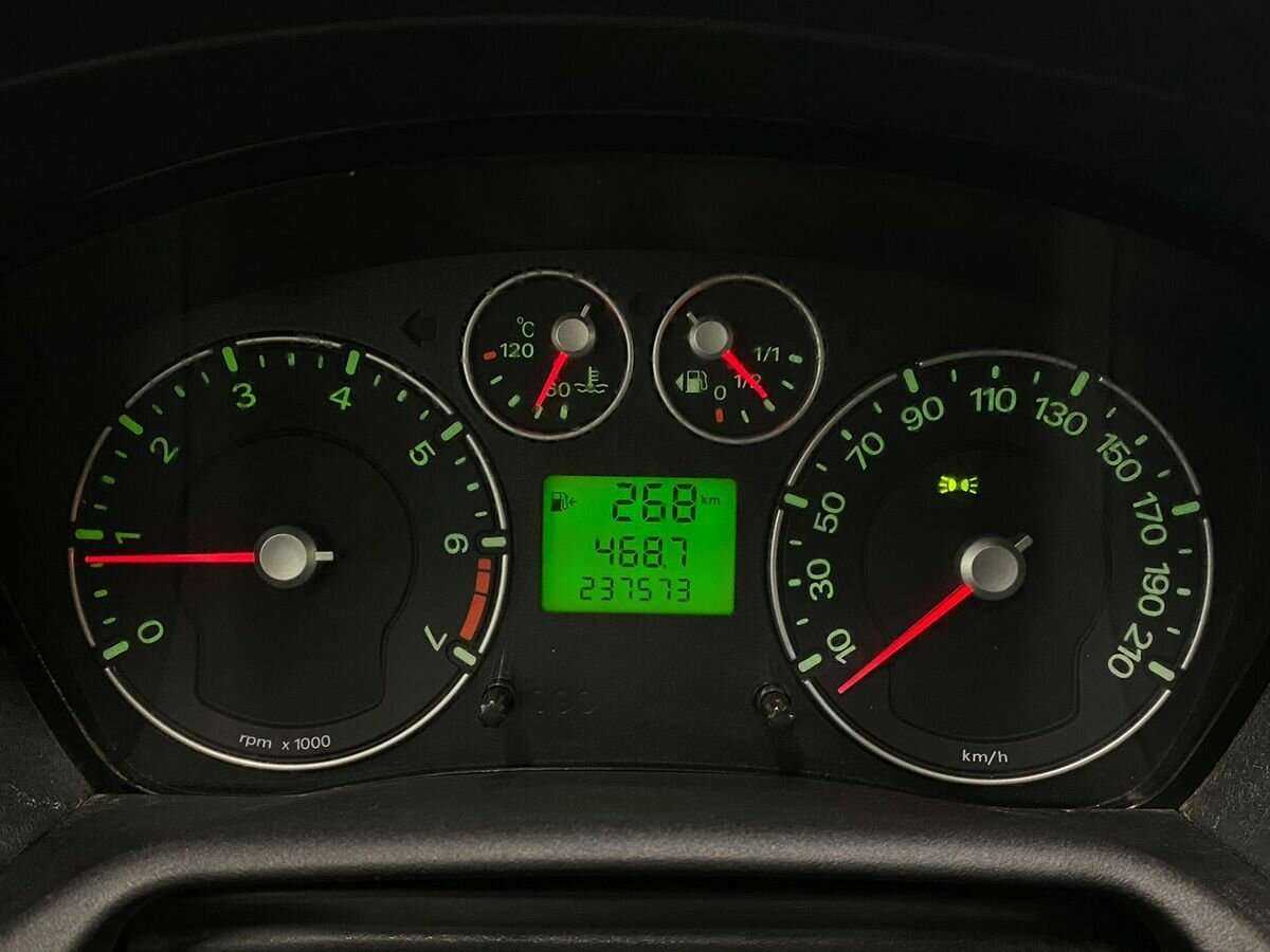 Ford Fusion с пробегом — 2007 год. Фото: #11