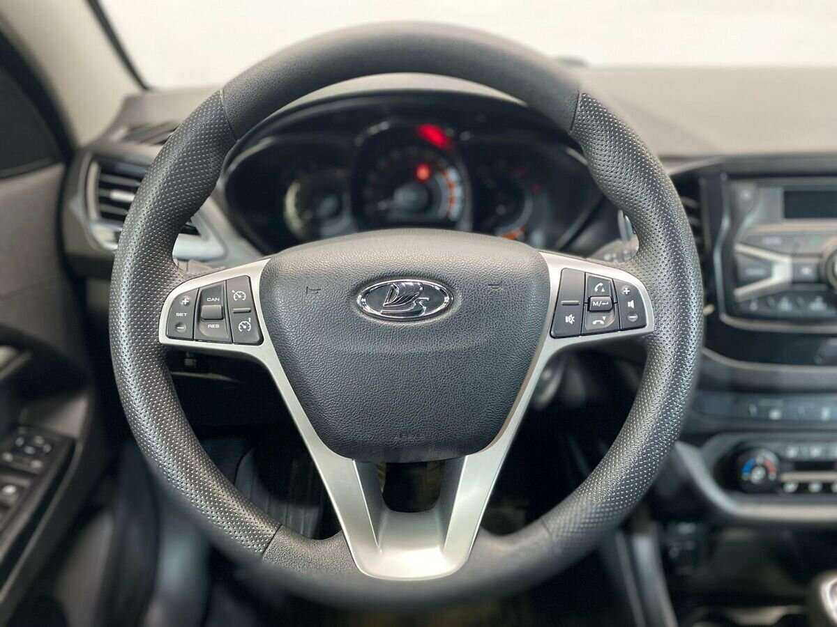 Lada (ВАЗ) Vesta с пробегом — 2018 год. Фото: #11