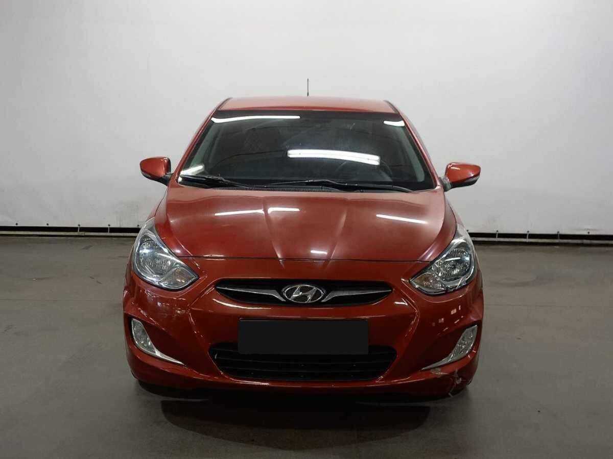 Hyundai Solaris с пробегом — 2011 год. Фото: #1