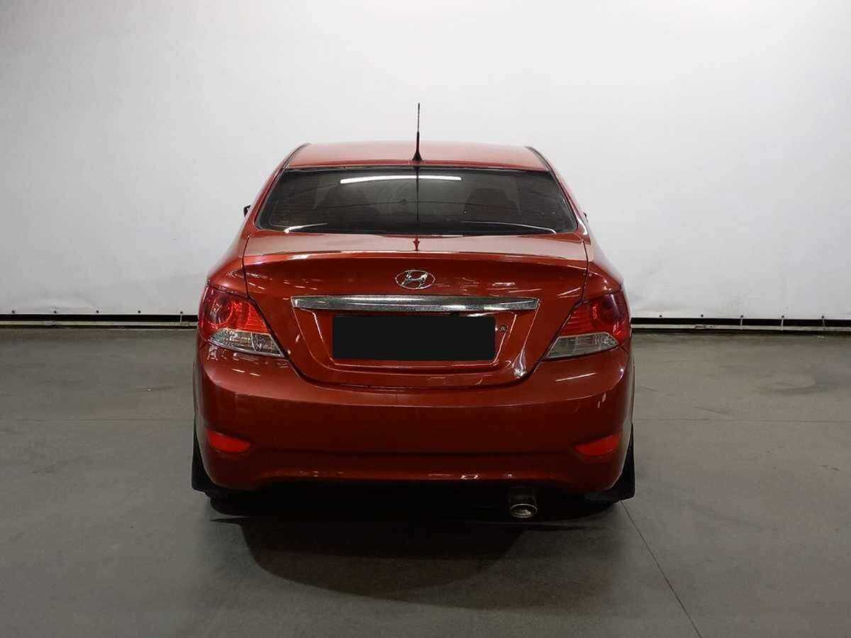 Hyundai Solaris с пробегом — 2011 год. Фото: #5