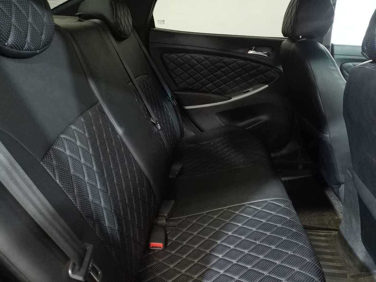 Hyundai Solaris с пробегом — 2011 год. Фото: #10