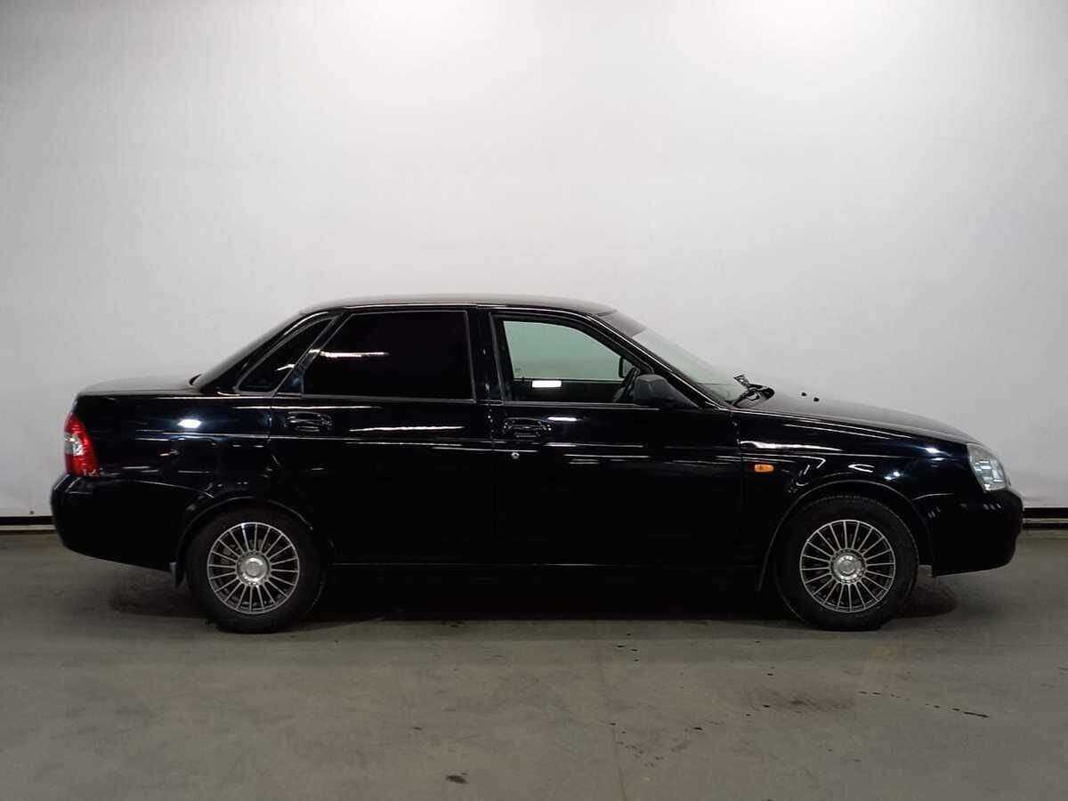 Lada (ВАЗ) Priora с пробегом — 2010 год. Фото: #3