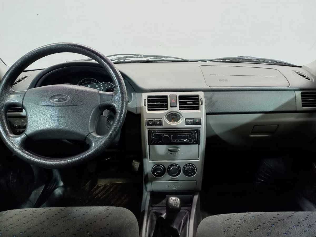 Lada (ВАЗ) Priora с пробегом — 2010 год. Фото: #8