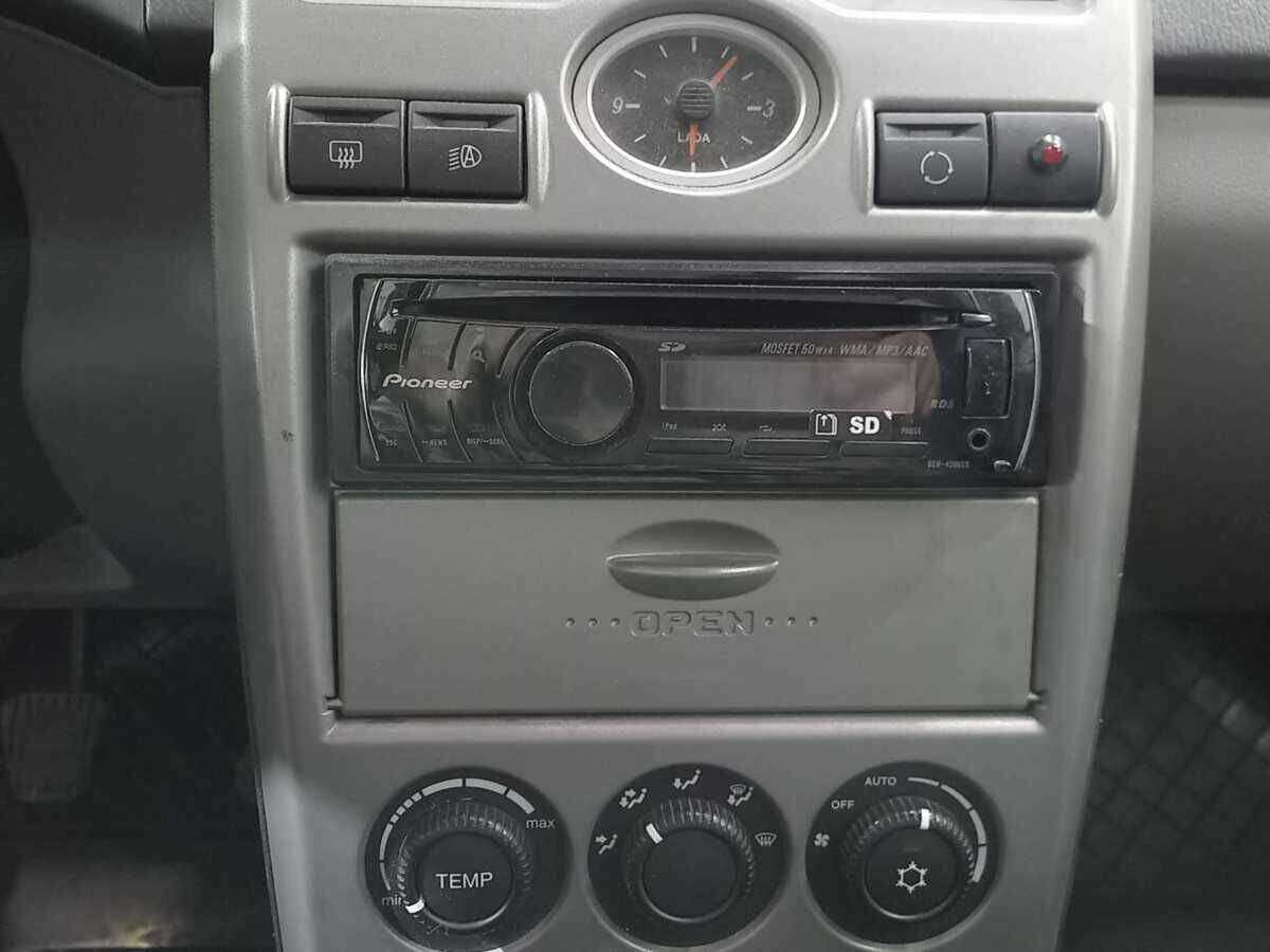 Lada (ВАЗ) Priora с пробегом — 2010 год. Фото: #12