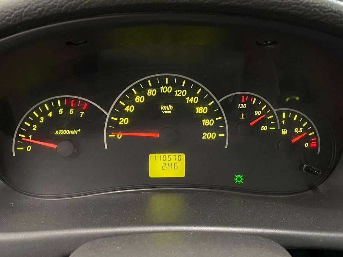 Lada (ВАЗ) Priora с пробегом — 2011 год. Фото: #11