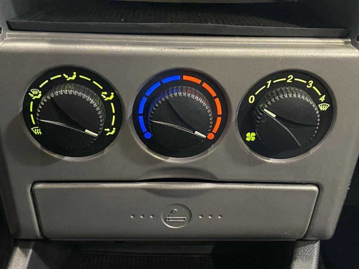 Lada (ВАЗ) Priora с пробегом — 2011 год. Фото: #12