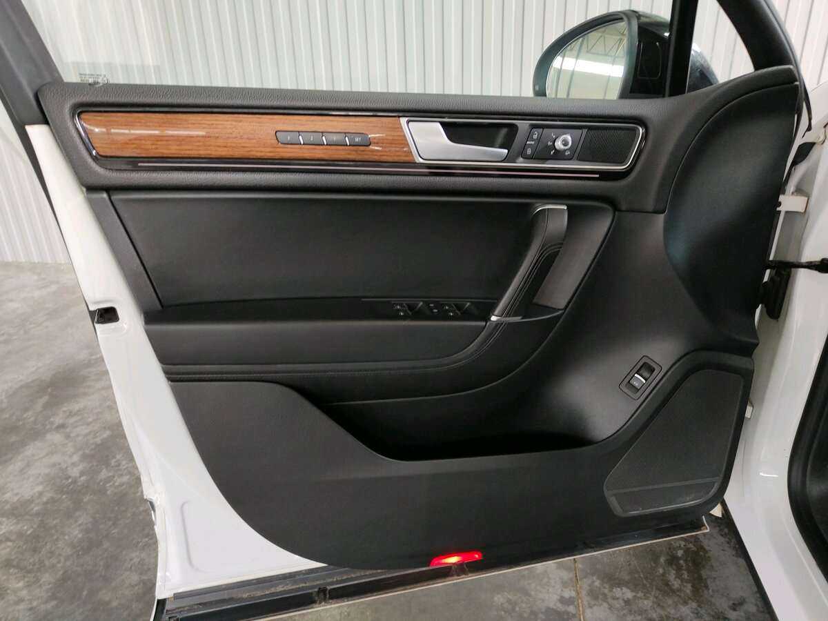 Volkswagen Touareg с пробегом — 2018 год. Фото: #11