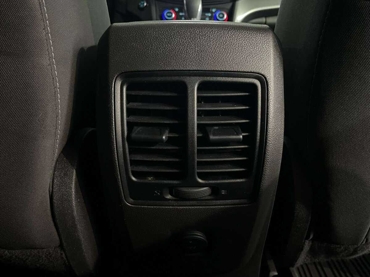 Ford Kuga с пробегом — 2017 год. Фото: #19