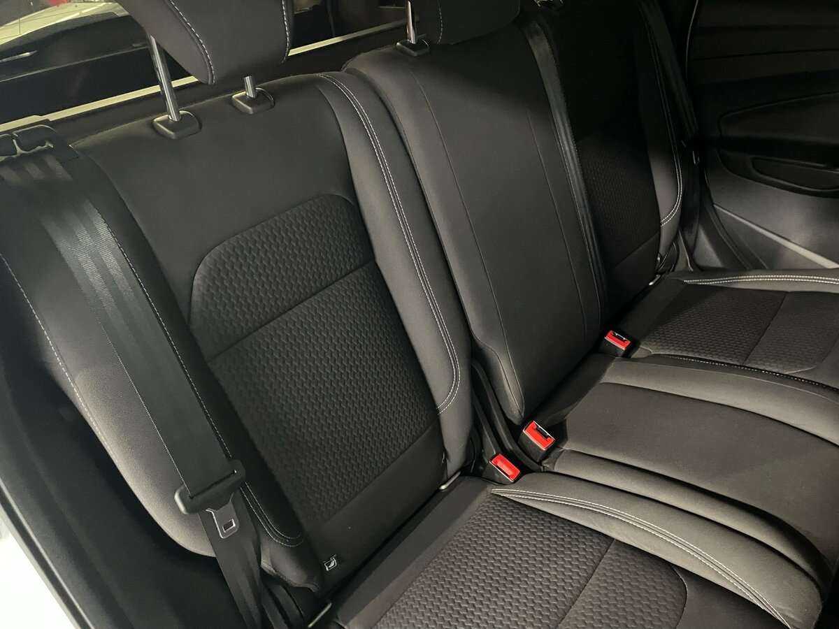 Ford Kuga с пробегом — 2017 год. Фото: #21