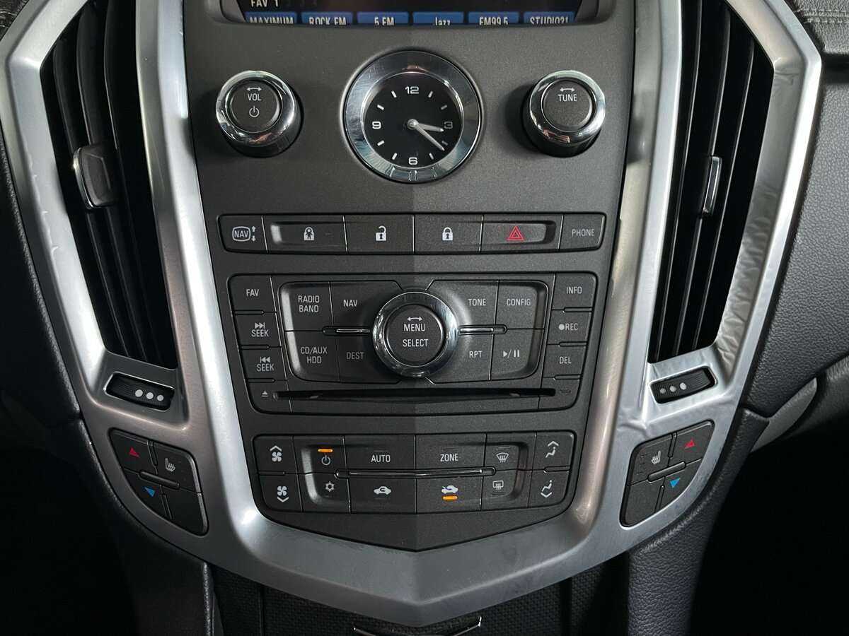 Cadillac SRX с пробегом — 2010 год. Фото: #15