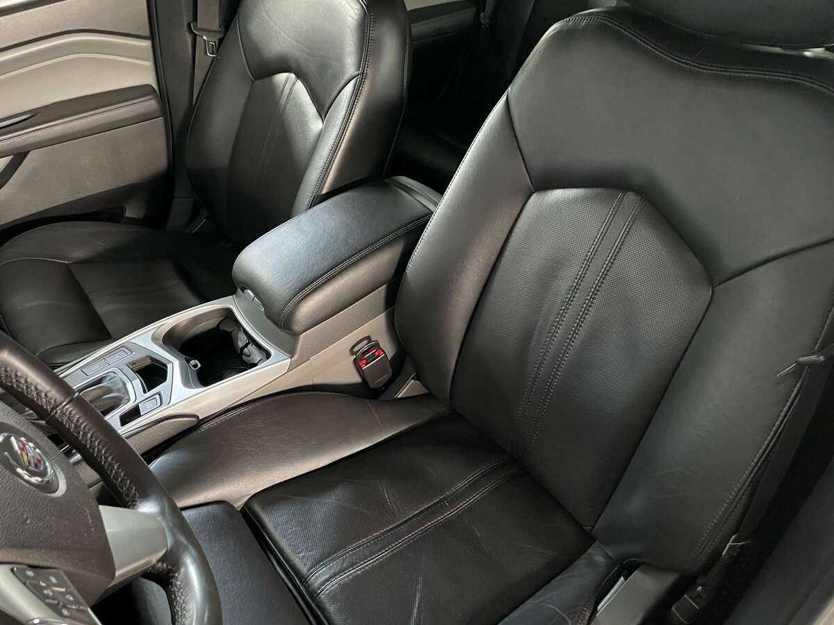 Cadillac SRX с пробегом — 2010 год. Фото: #20