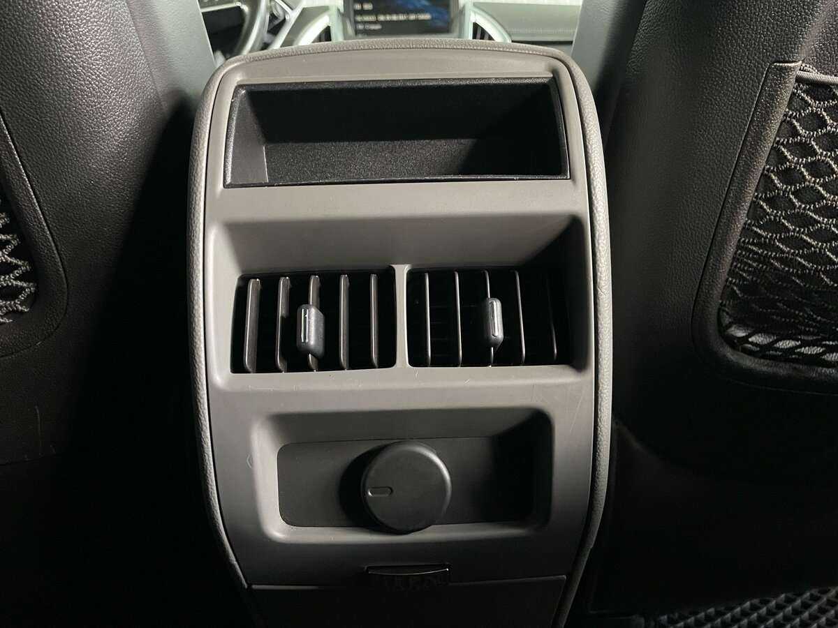 Cadillac SRX с пробегом — 2010 год. Фото: #22