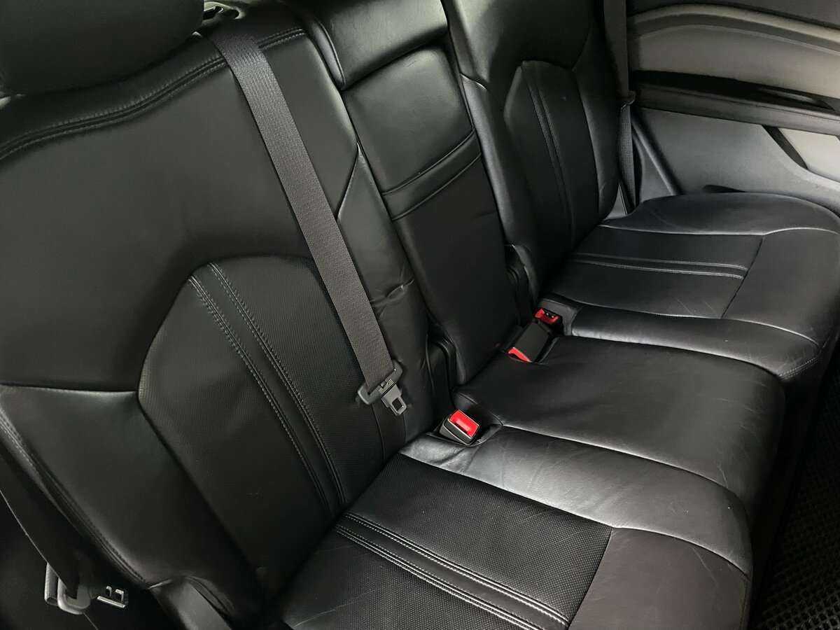 Cadillac SRX с пробегом — 2010 год. Фото: #24