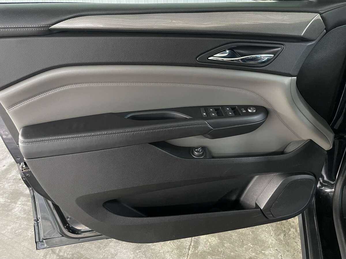 Cadillac SRX с пробегом — 2010 год. Фото: #25