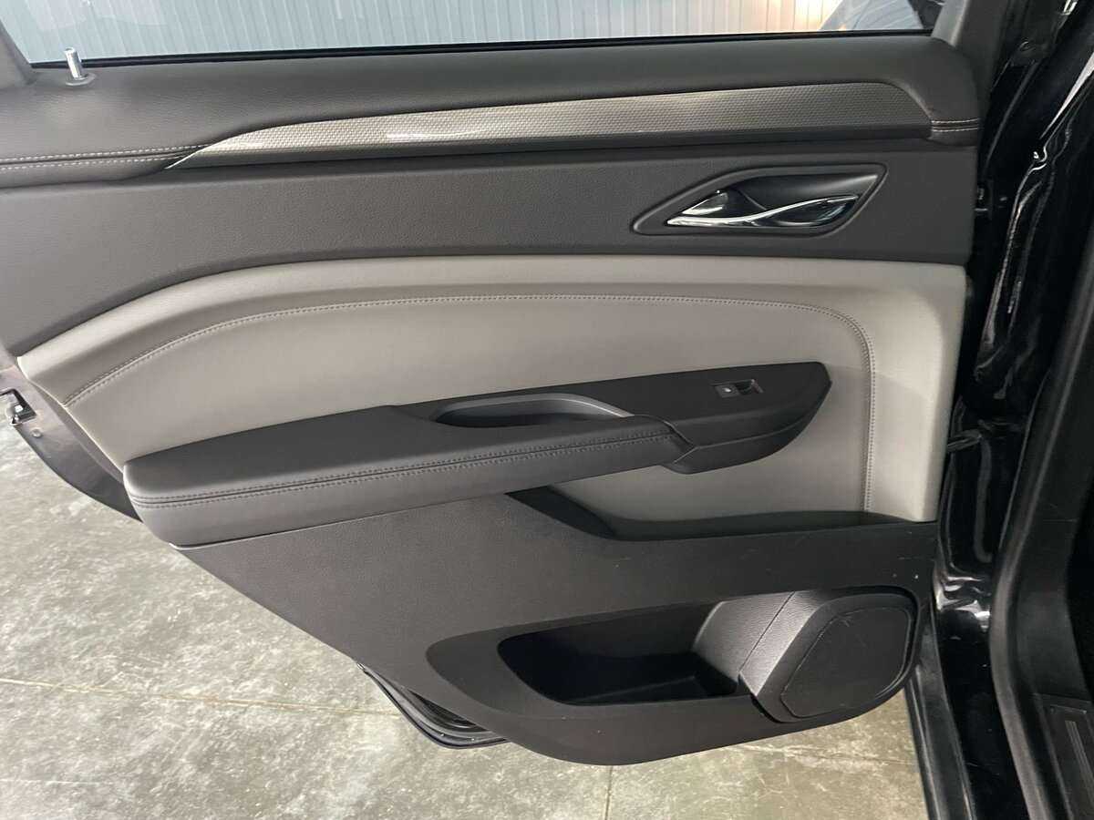 Cadillac SRX с пробегом — 2010 год. Фото: #29