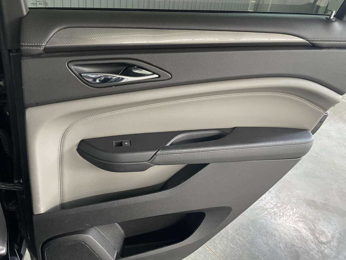 Cadillac SRX с пробегом — 2010 год. Фото: #31