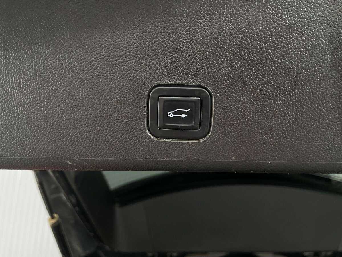 Cadillac SRX с пробегом — 2010 год. Фото: #34