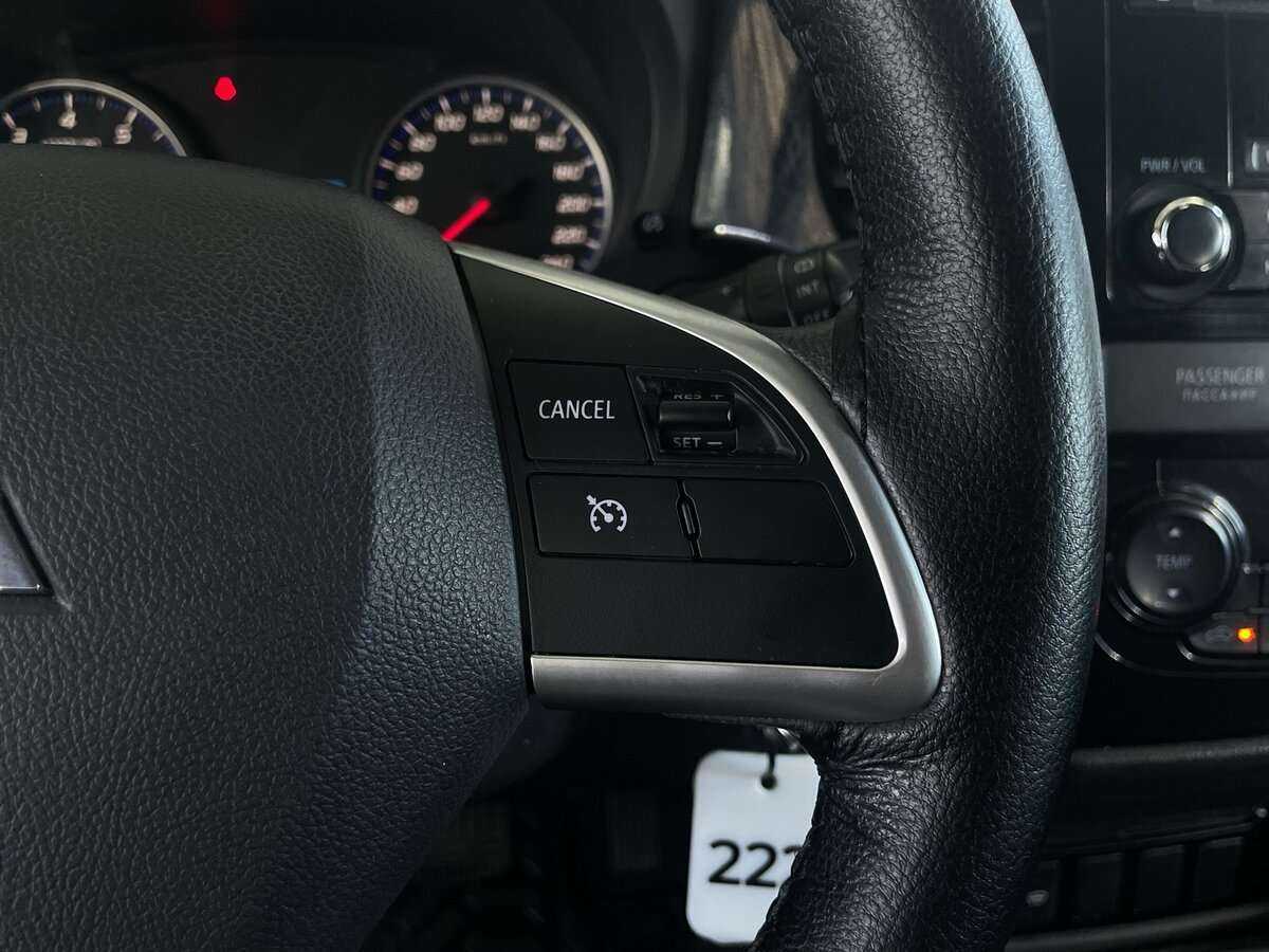 Mitsubishi Outlander с пробегом — 2018 год. Фото: #11