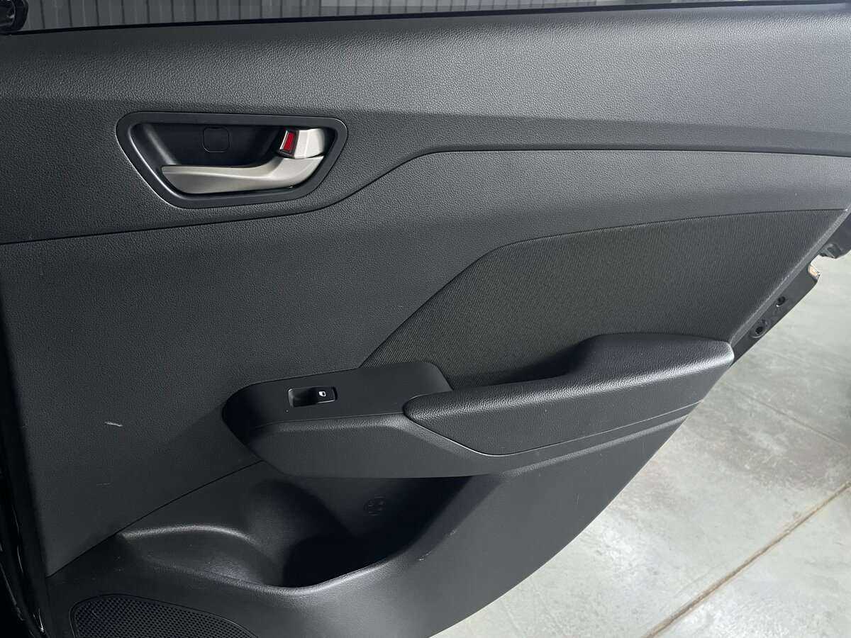 Hyundai Solaris с пробегом — 2019 год. Фото: #23