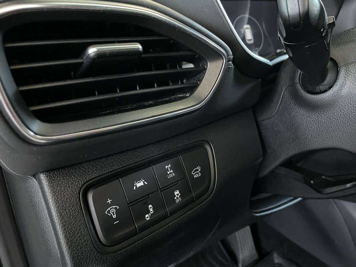 Hyundai Santa Fe с пробегом — 2020 год. Фото: #14