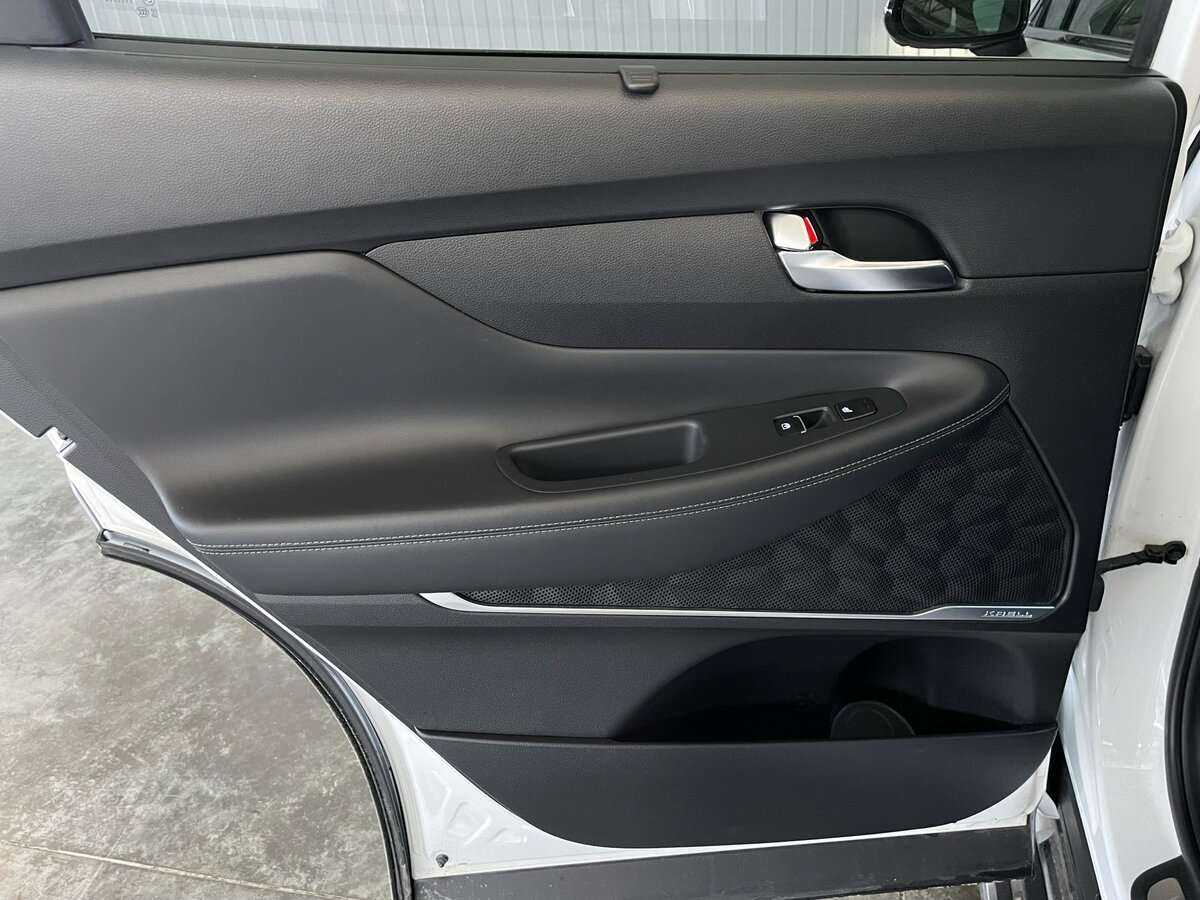 Hyundai Santa Fe с пробегом — 2020 год. Фото: #23