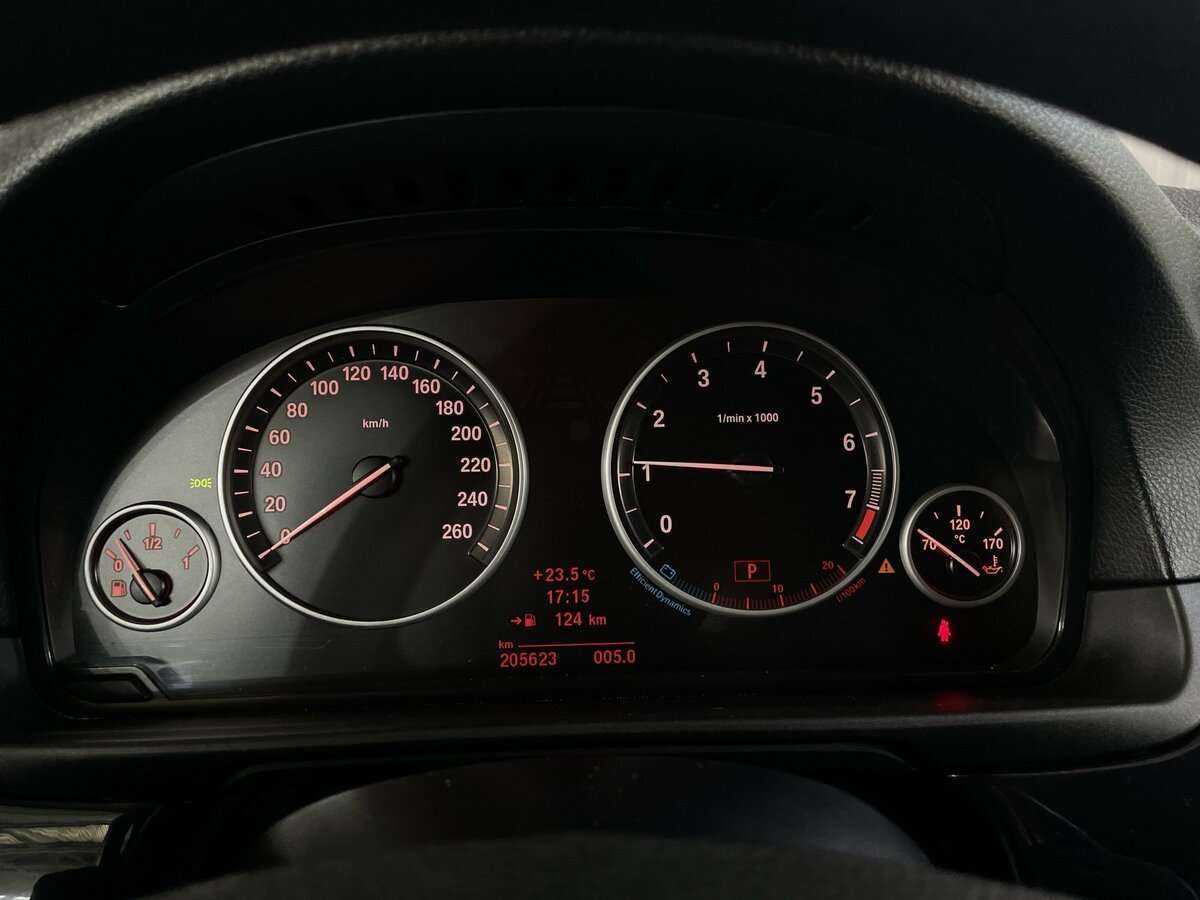 BMW 5 серии с пробегом — 2012 год. Фото: #12