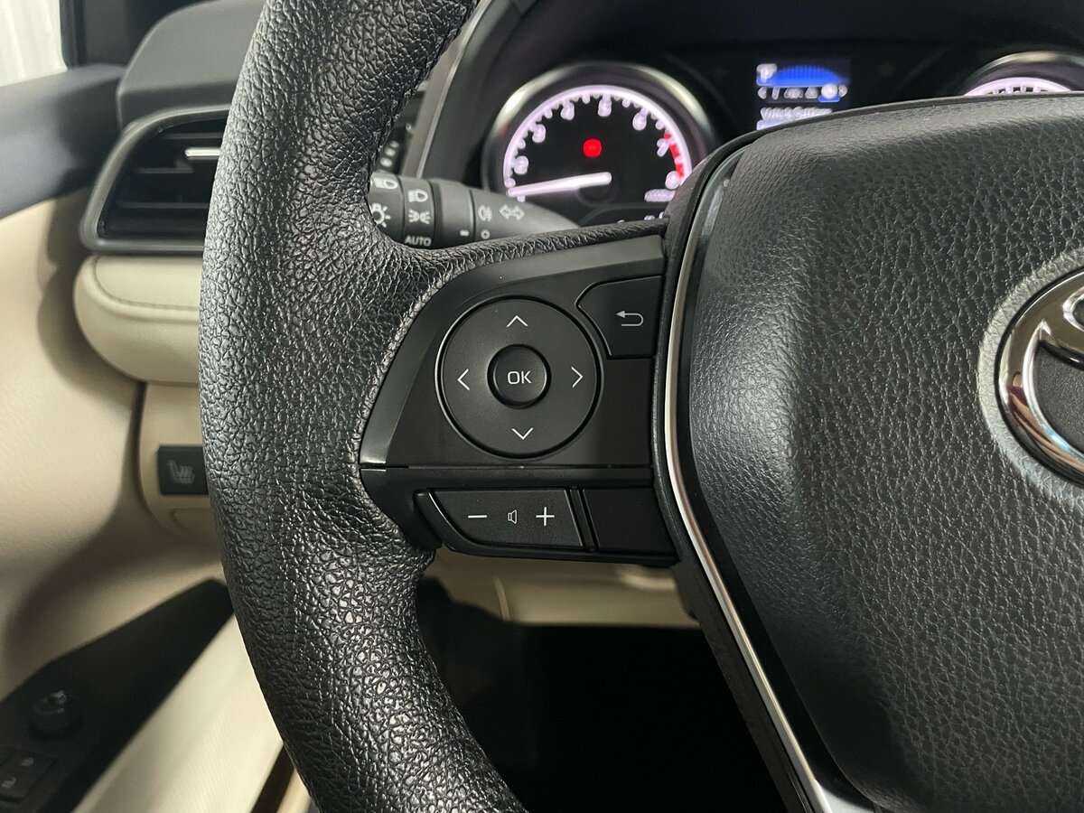 Toyota Camry с пробегом — 2022 год. Фото: #10