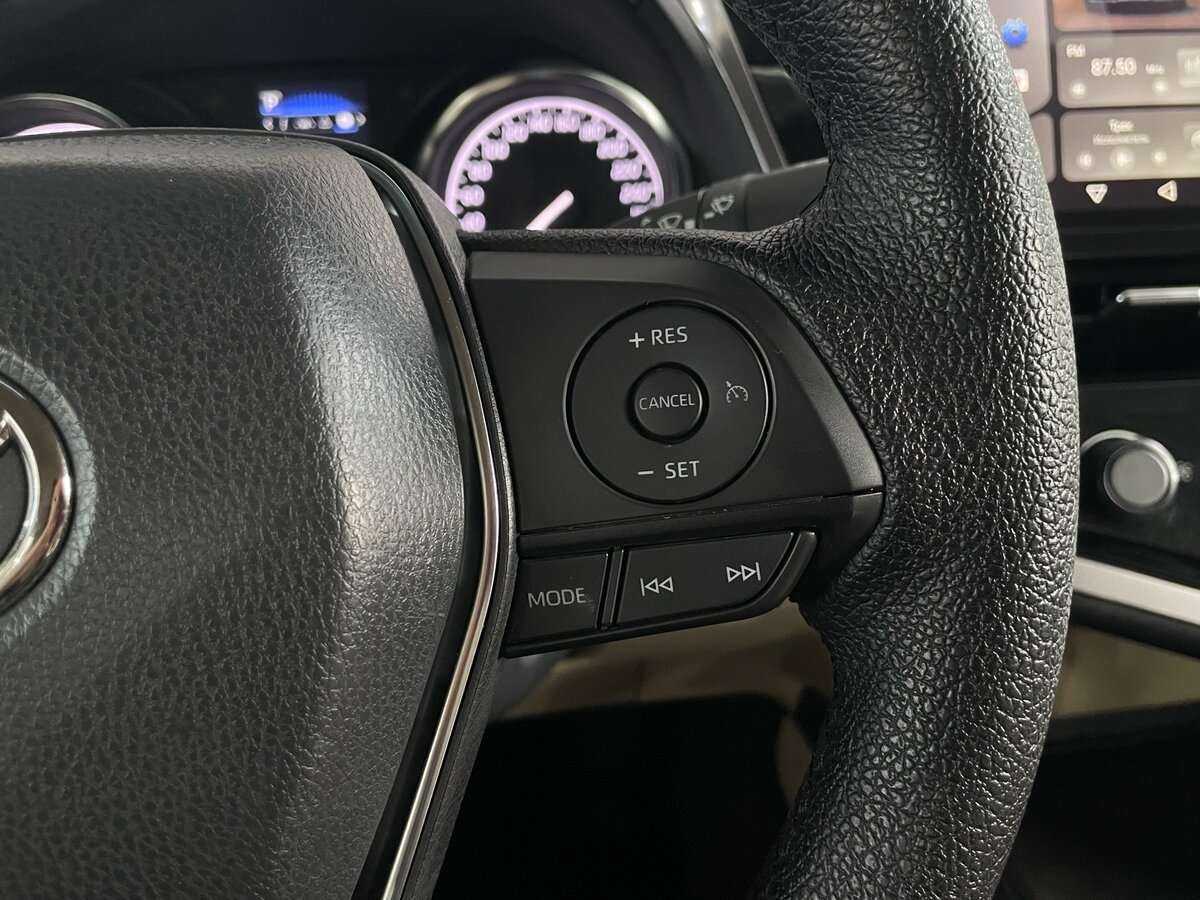 Toyota Camry с пробегом — 2022 год. Фото: #11